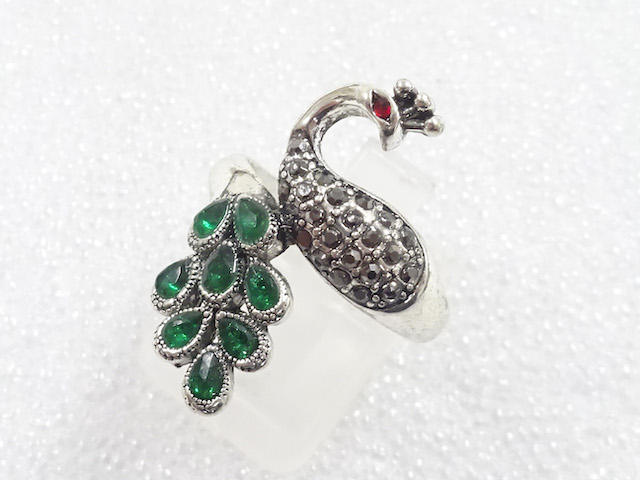 JAPANESE KIMONO / ANTIQUE COLORED STONE RING (SIZE 13.5)